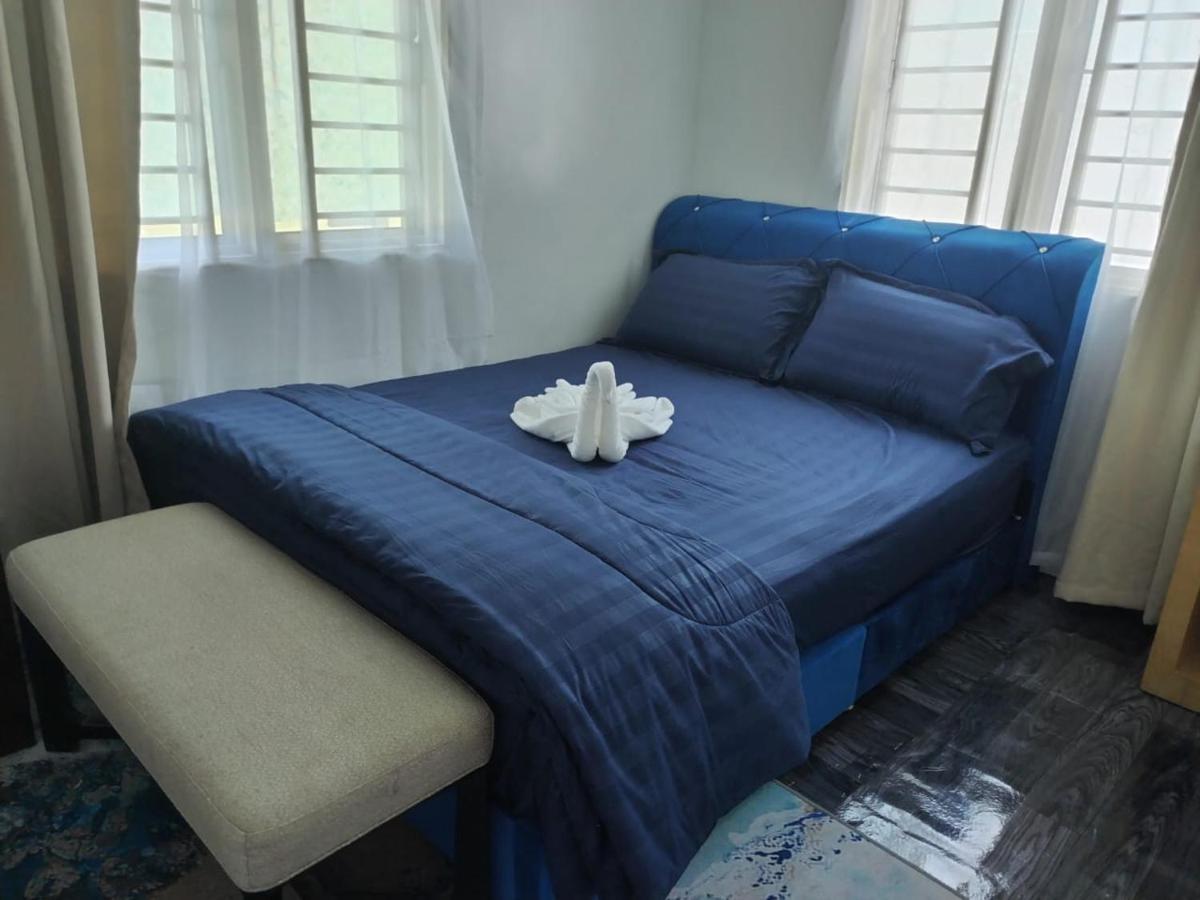 Homestay Embah Ros & Embah Lek Hutan Melintang エクステリア 写真